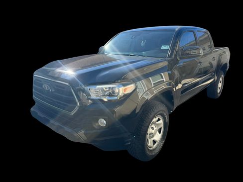 Used 2018 Toyota Tacoma SR5 image 1