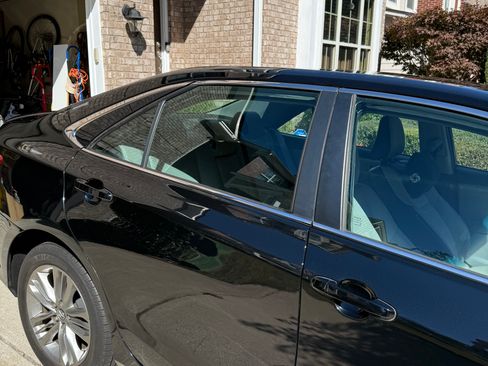 Used 2017 Toyota Camry LE image 4