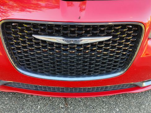 Used 2016 Chrysler 300 S image 17