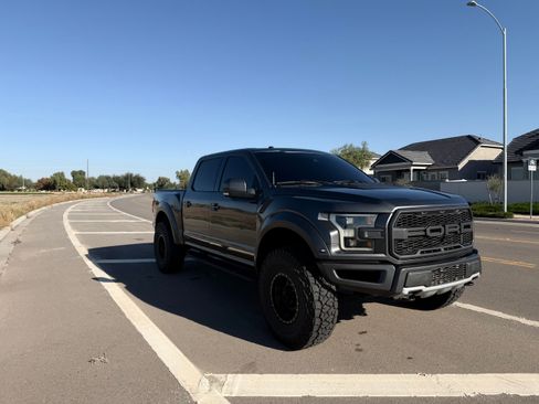 Used 2017 Ford F150 Raptor w/ Equipment Group 802A Luxury image 2