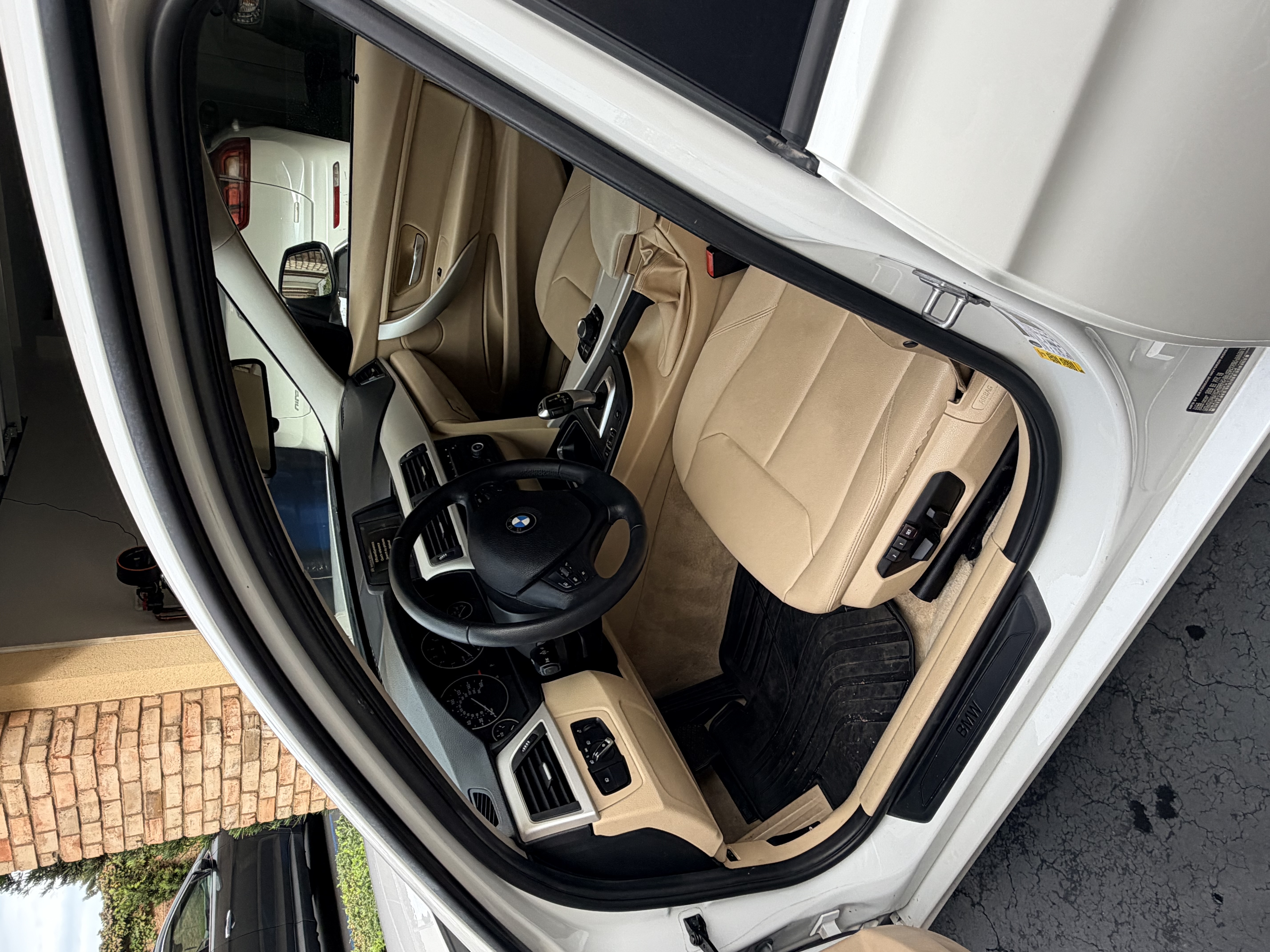 Used 2015 BMW 320i Sedan RWD image 10