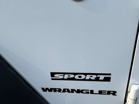 Used 2012 Jeep Wrangler Sport AWD/4WD image 12