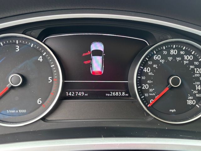 Used 2012 Volkswagen Touareg Executive AWD/4WD image 6