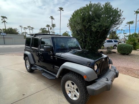 Used 2014 Jeep Wrangler Unlimited Sport w/ Quick Order Package 23S AWD/4WD image 14