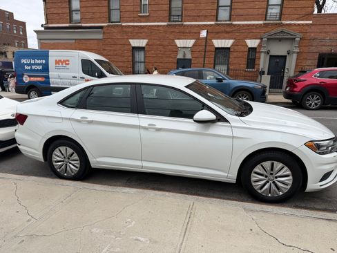 Used 2019 Volkswagen Jetta S w/ Driver Assistance Package image 2