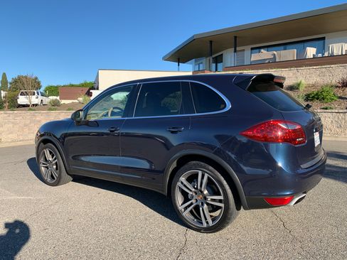 Used 2013 Porsche Cayenne S image 12