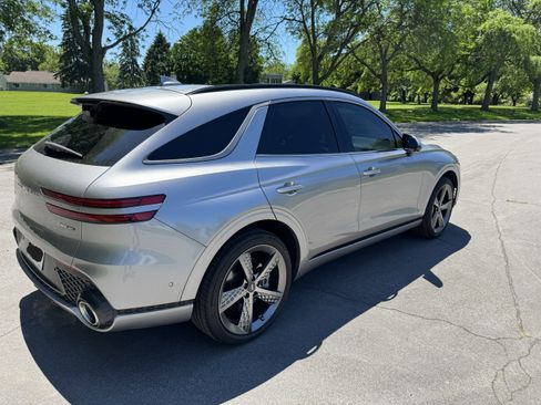 Used 2022 Genesis GV70 3.5T Sport w/ Sport Prestige Package AWD/4WD image 4