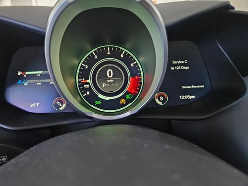 Used 2022 Aston Martin V8 Vantage Roadster image 8