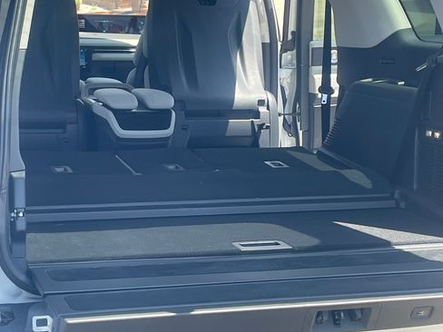 Used 2025 Lincoln Navigator Reserve w/ Jet Appearance Package image 6