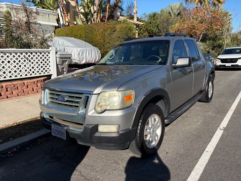 Used 2008 Ford Explorer Sport Trac XLT image 4