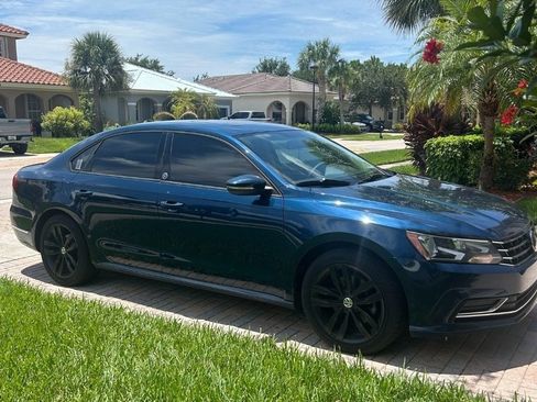 Used 2019 Volkswagen Passat 2.0T Wolfsburg FWD image 2