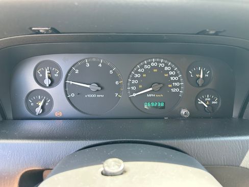 Used 2004 Jeep Grand Cherokee Laredo w/ Convenience Group AWD/4WD image 17