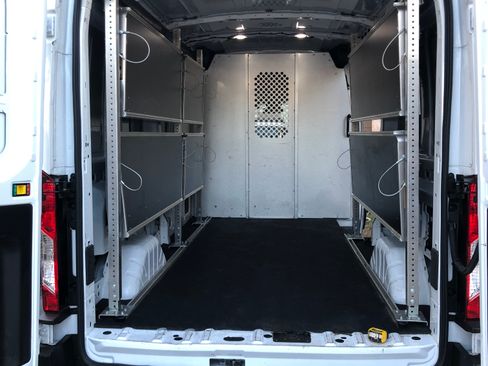 Used 2019 Ford Transit 250 148 Medium Roof image 17