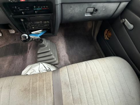 Used 1994 Nissan Pickup XE image 15