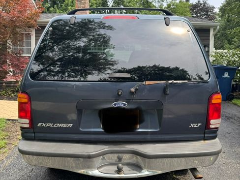 Used 1998 Ford Explorer 4WD 4-Door image 2
