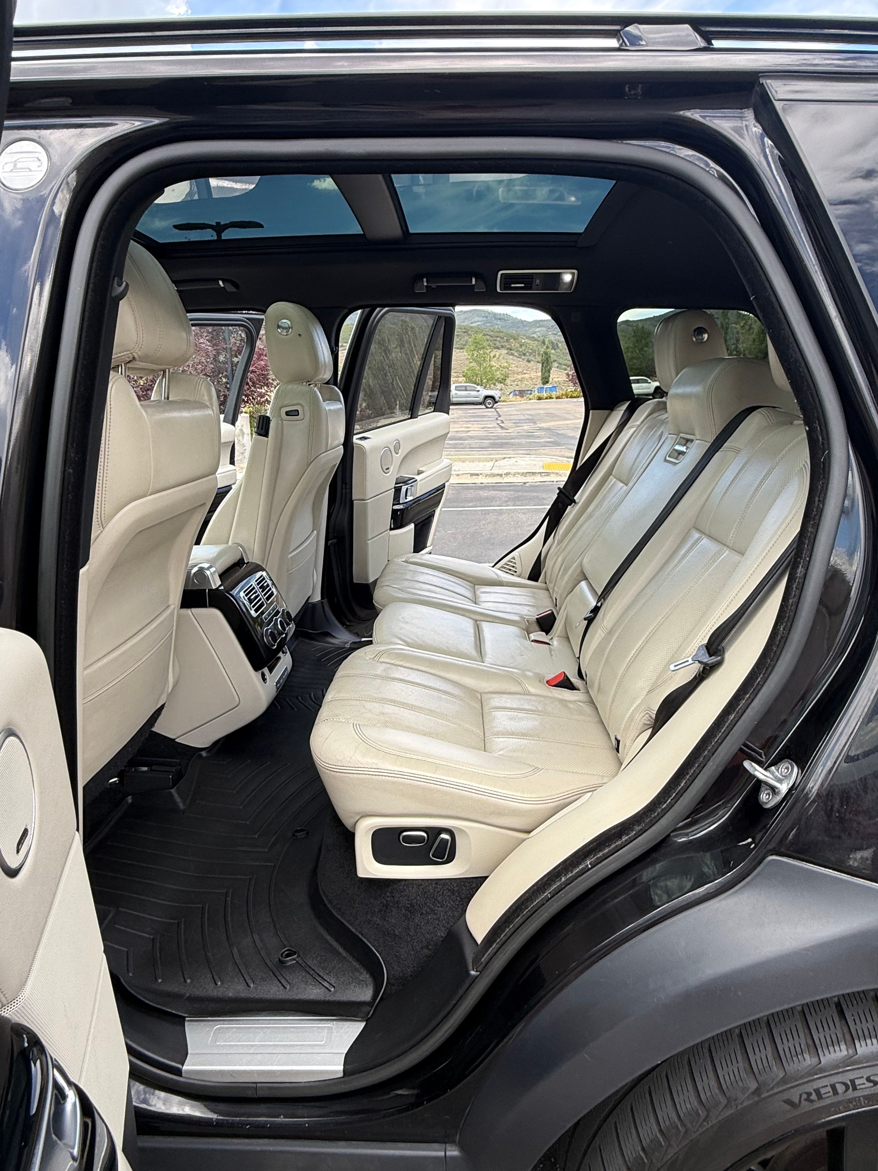 Used 2015 Land Rover Range Rover Supercharged AWD/4WD image 10