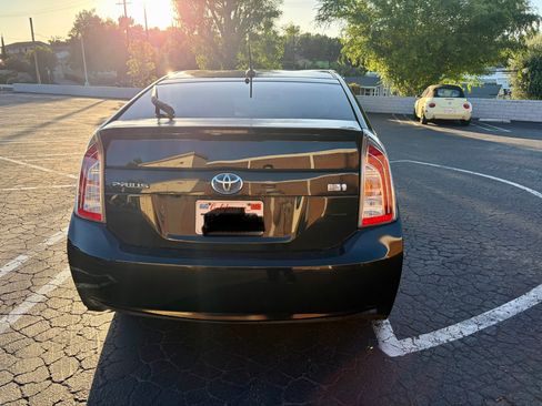 Used 2014 Toyota Prius Five image 13
