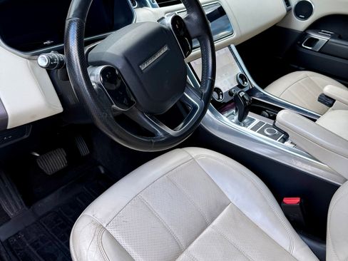 Used 2020 Land Rover Range Rover Sport HSE image 8