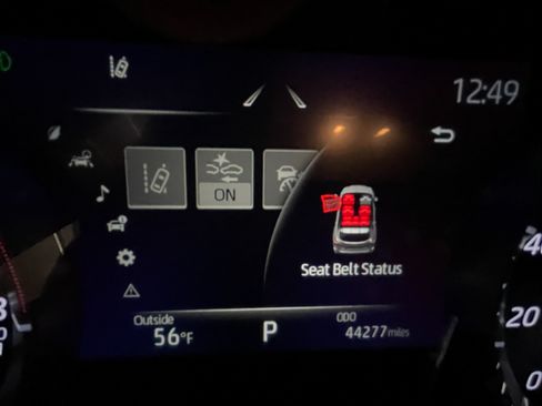 Used 2021 Toyota Highlander XLE image 5