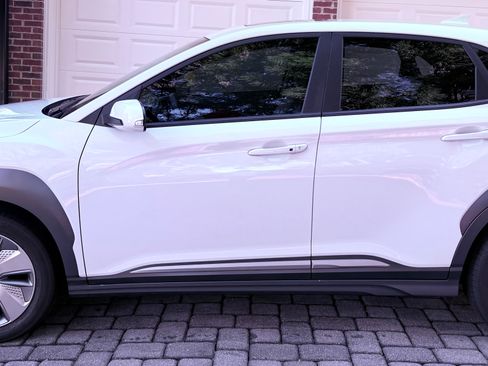 Used 2021 Hyundai Kona Limited image 2