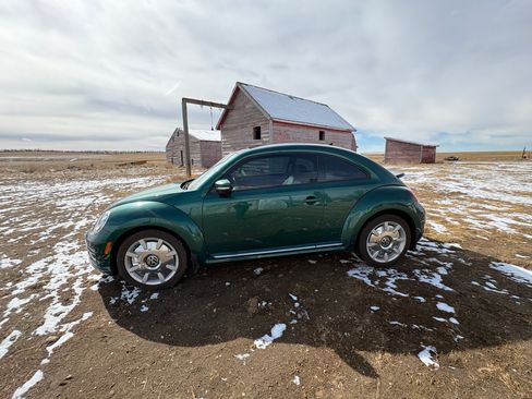Used 2017 Volkswagen Beetle 1.8T SEL image 2
