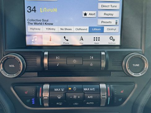 Used 2019 Ford Mustang Shelby GT350 w/ Technology Package image 13