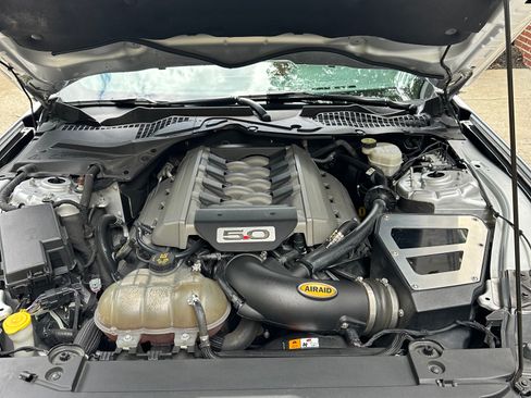 Used 2016 Ford Mustang GT Premium RWD image 29