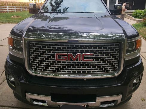 Used 2016 GMC Sierra 2500 Denali w/ Duramax Plus Package image 12