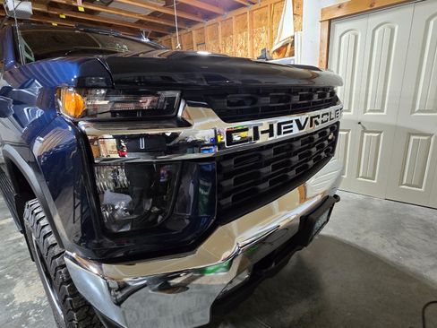 Used 2022 Chevrolet Silverado 2500 LT w/ Convenience Package image 2