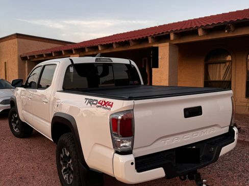 Used 2020 Toyota Tacoma TRD Off-Road w/ TRD Premium Off Road Package AWD/4WD image 4