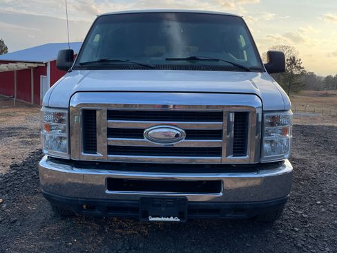 Used 2014 Ford E-350 and Econoline 350 XLT image 4
