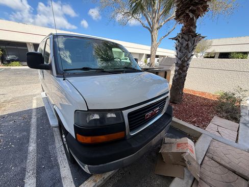 Used 2015 GMC Savana 2500 image 5