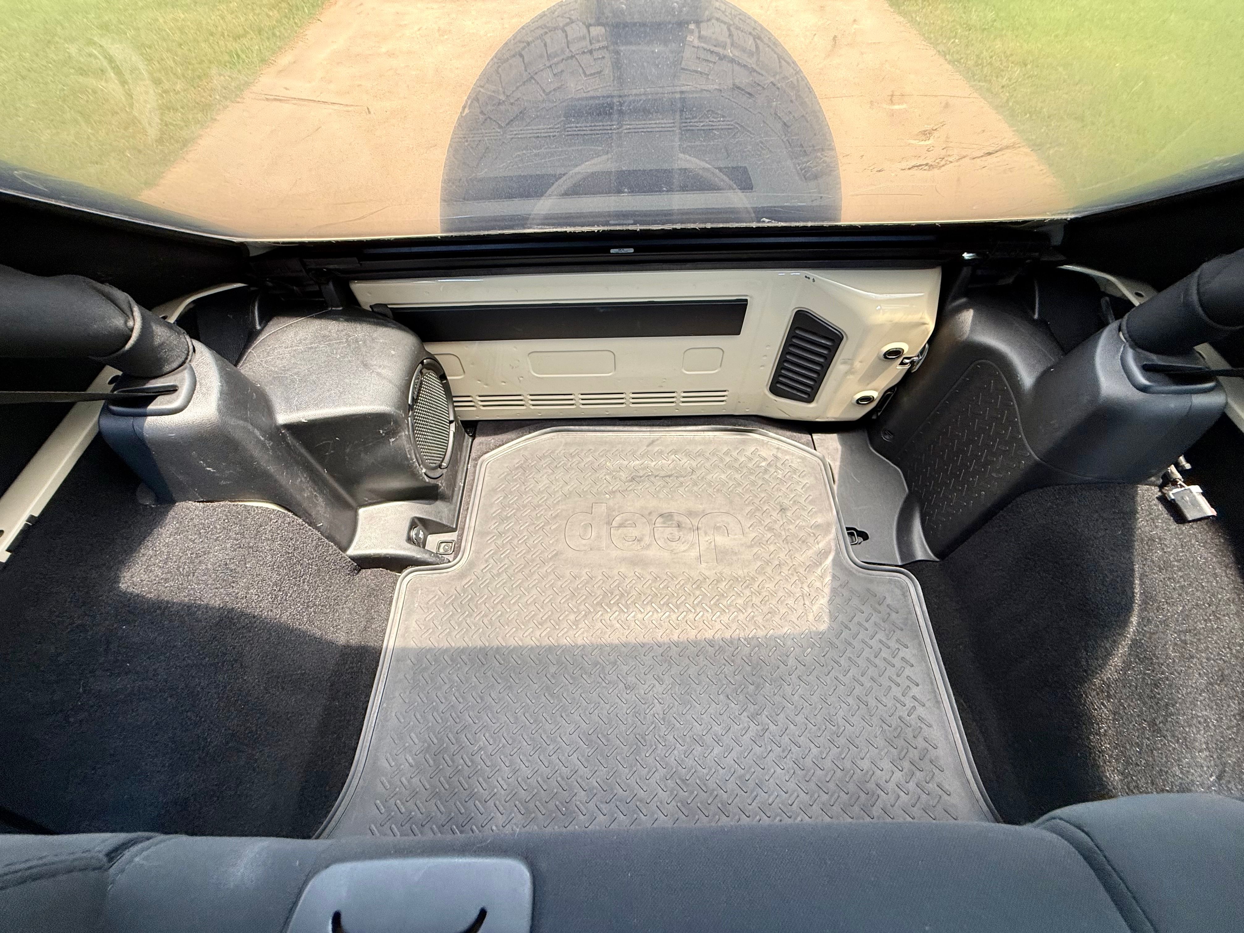 Used 2012 Jeep Wrangler Unlimited Sport AWD/4WD image 21
