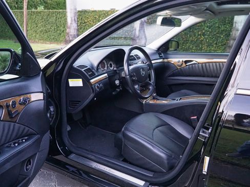 Used 2007 Mercedes-Benz E 550 Sedan image 16