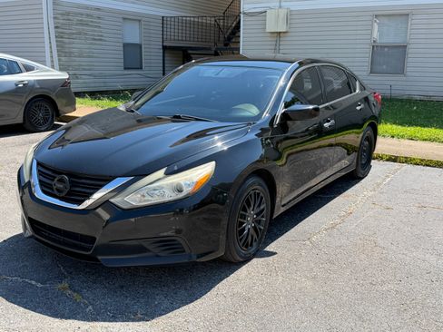 Used 2016 Nissan Altima 2.5 FWD image 1