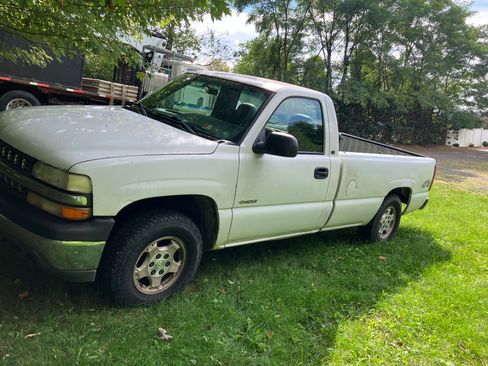 Used 2000 Chevrolet Silverado 1500 4x4 Regular Cab w/ Exterior Appearance Pkg image 1