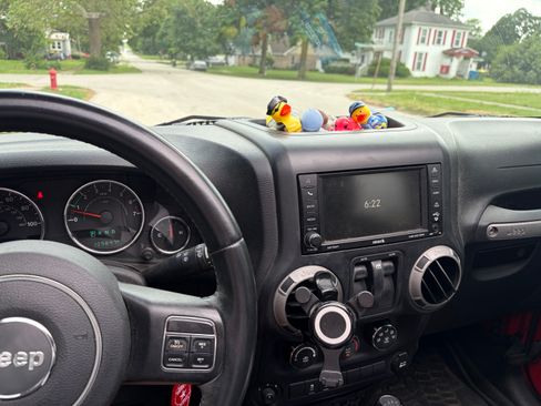 Used 2014 Jeep Wrangler Sport w/ Quick Order Package 24S AWD/4WD image 9