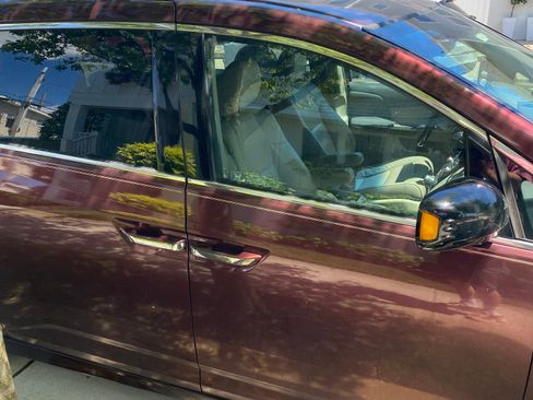 Used 2012 Honda Odyssey Touring image 9