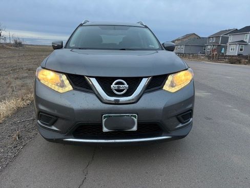 Used 2016 Nissan Rogue SV w/ SV Moonroof Package image 4
