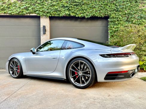 Used 2022 Porsche 911 Carrera S RWD image 2