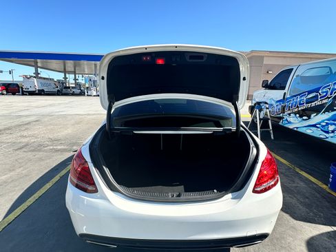 Used 2018 Mercedes-Benz C 300 4MATIC Sedan image 11