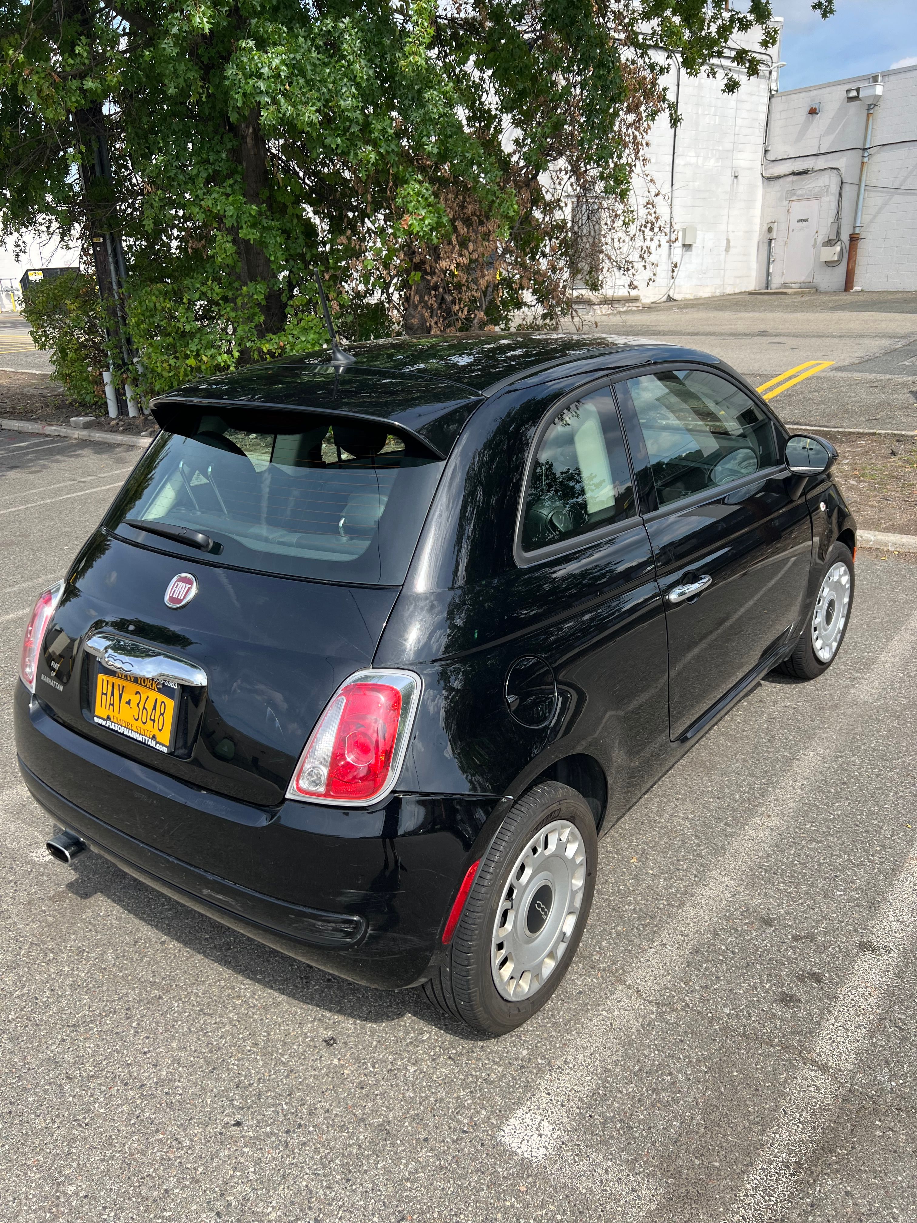 Used 2015 FIAT 500 Pop FWD image 2