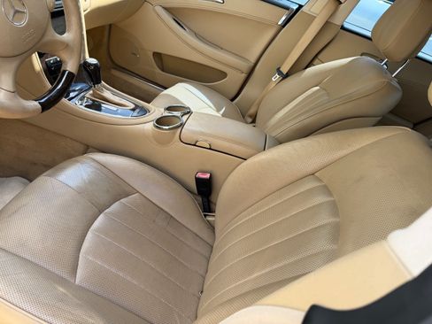 Used 2007 Mercedes-Benz CLS 550 image 6