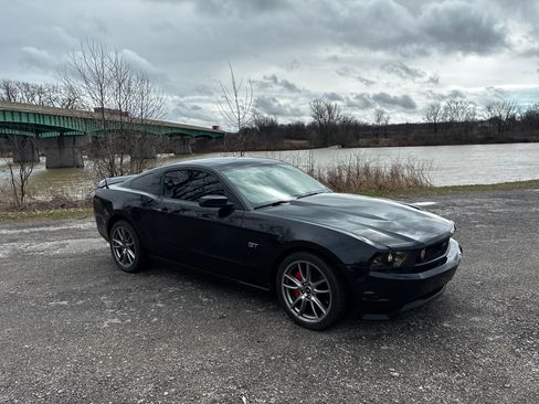 Used 2010 Ford Mustang GT Premium image 1