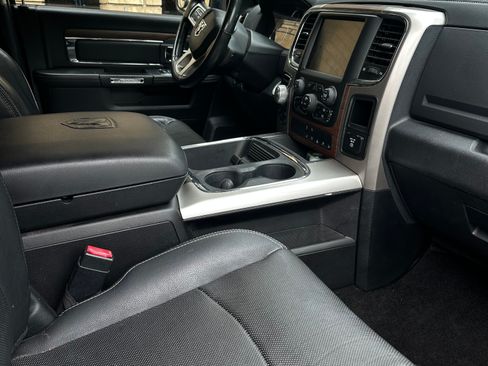 Used 2016 RAM 1500 Laramie w/ Convenience Group image 7