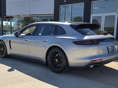 Used 2018 Porsche Panamera 4 w/ Premium Package image 26