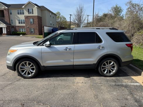 Used 2013 Ford Explorer Limited image 6