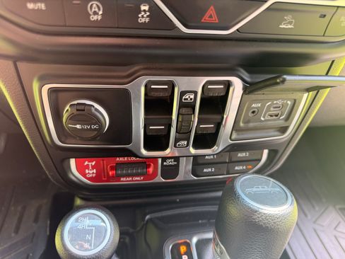 Used 2021 Jeep Gladiator Mojave AWD/4WD image 6