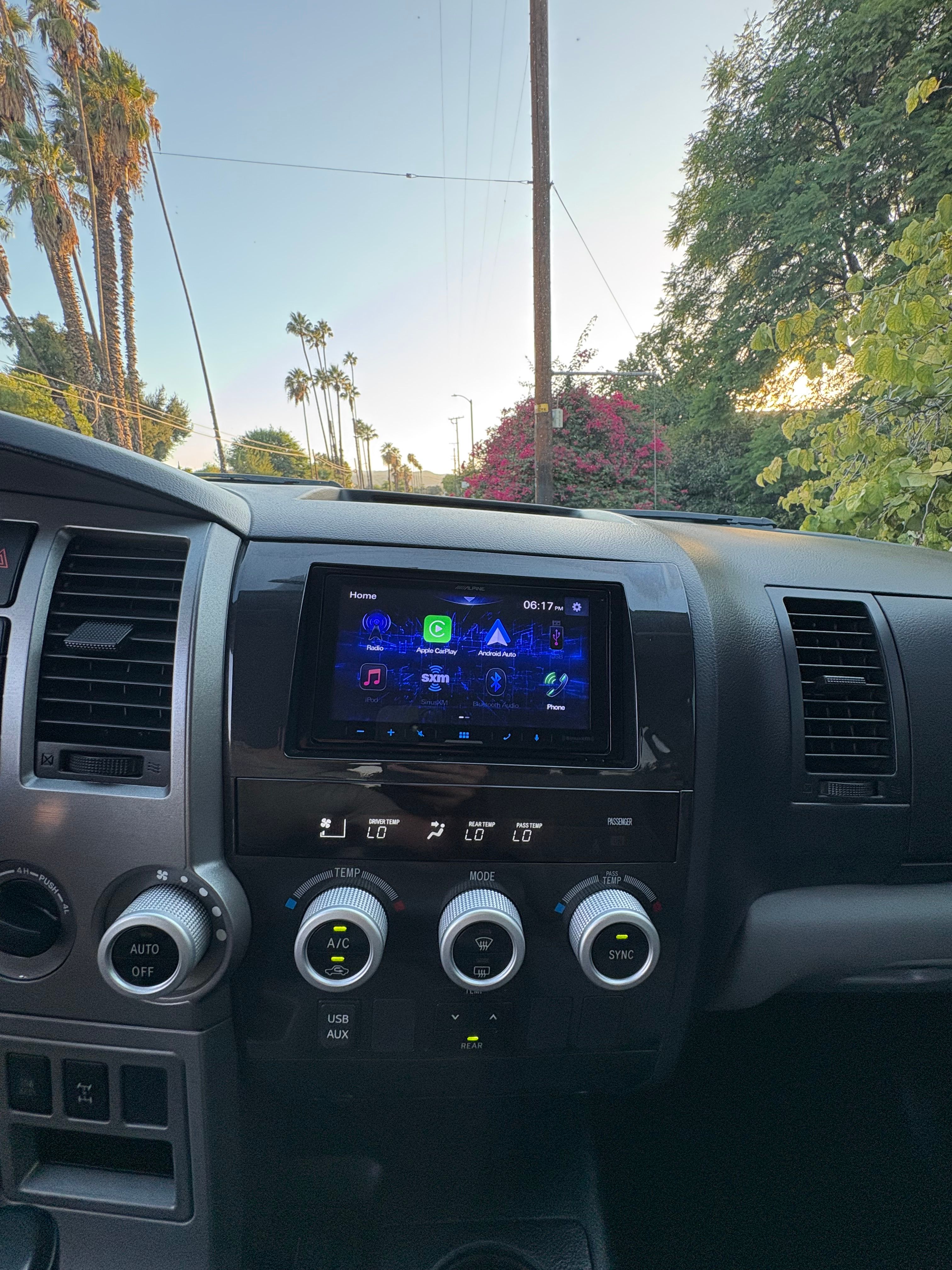 Used 2014 Toyota Sequoia SR5 AWD/4WD image 13