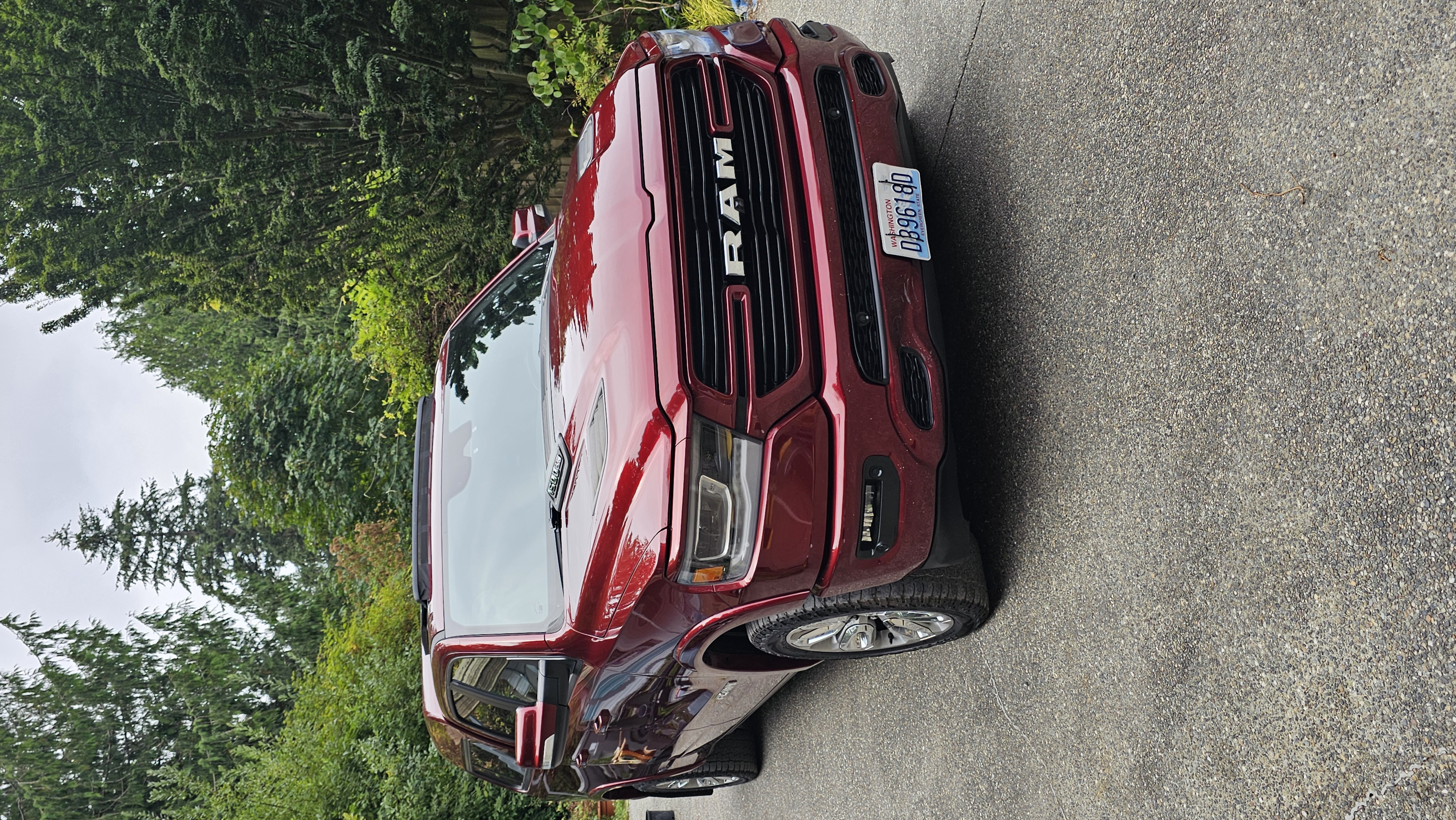 Used 2020 RAM 1500 Laramie AWD/4WD image 2